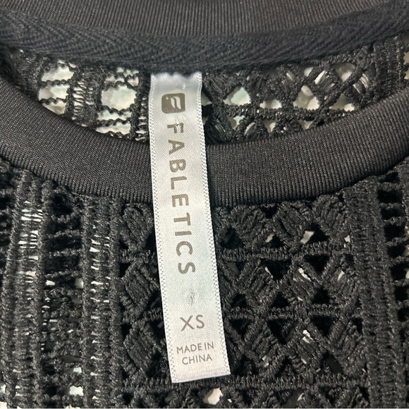 Fabletics Crochet Open Knit Top Shirt Women’s Small Black Casual Oversized EUC - Picture 5 of 9